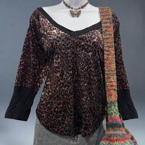 BKE Boutique Burnout Velvet Leopard Dolman Sleeve V Neck Top Medium